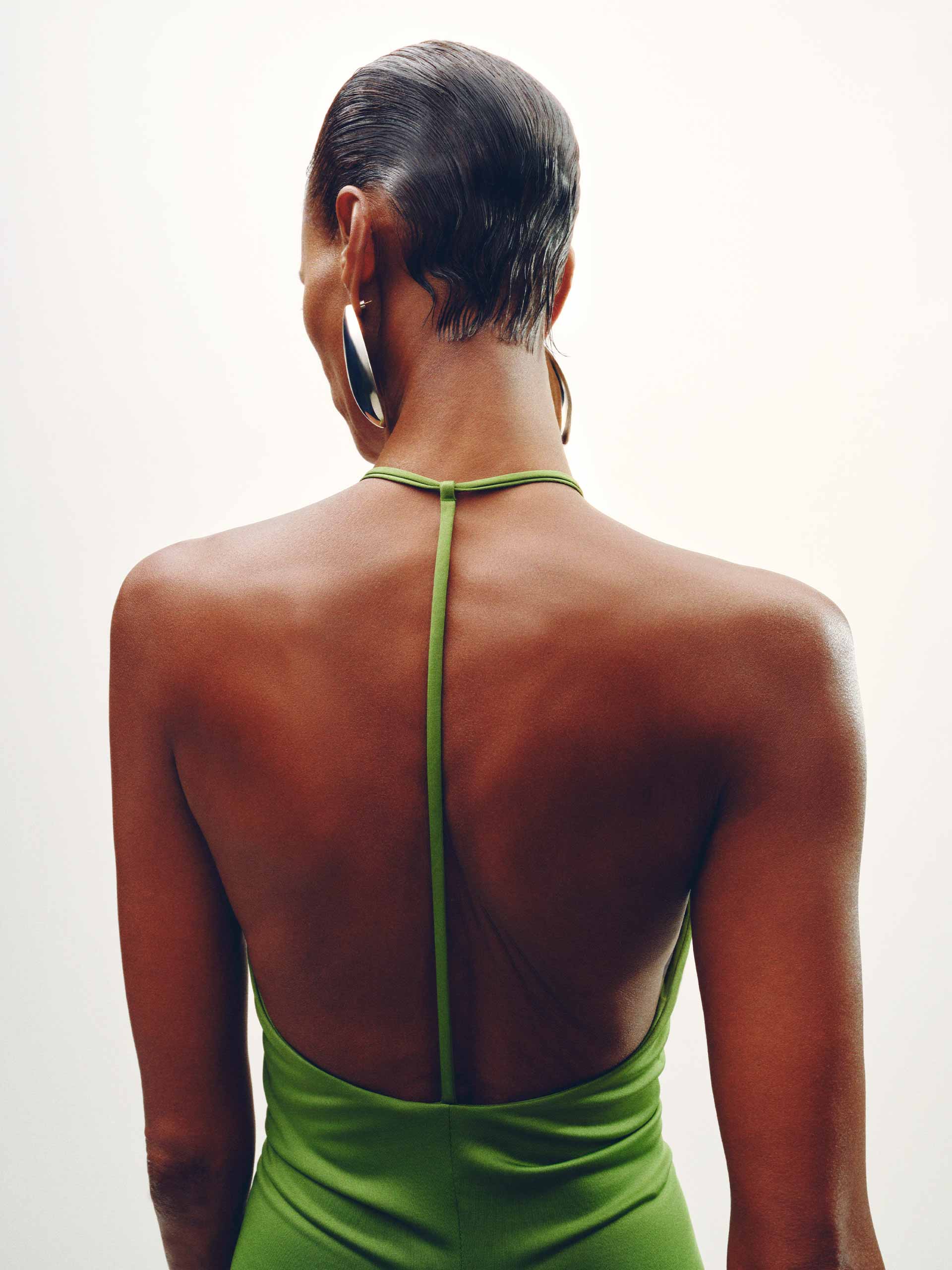 nap-holding-event-dressing