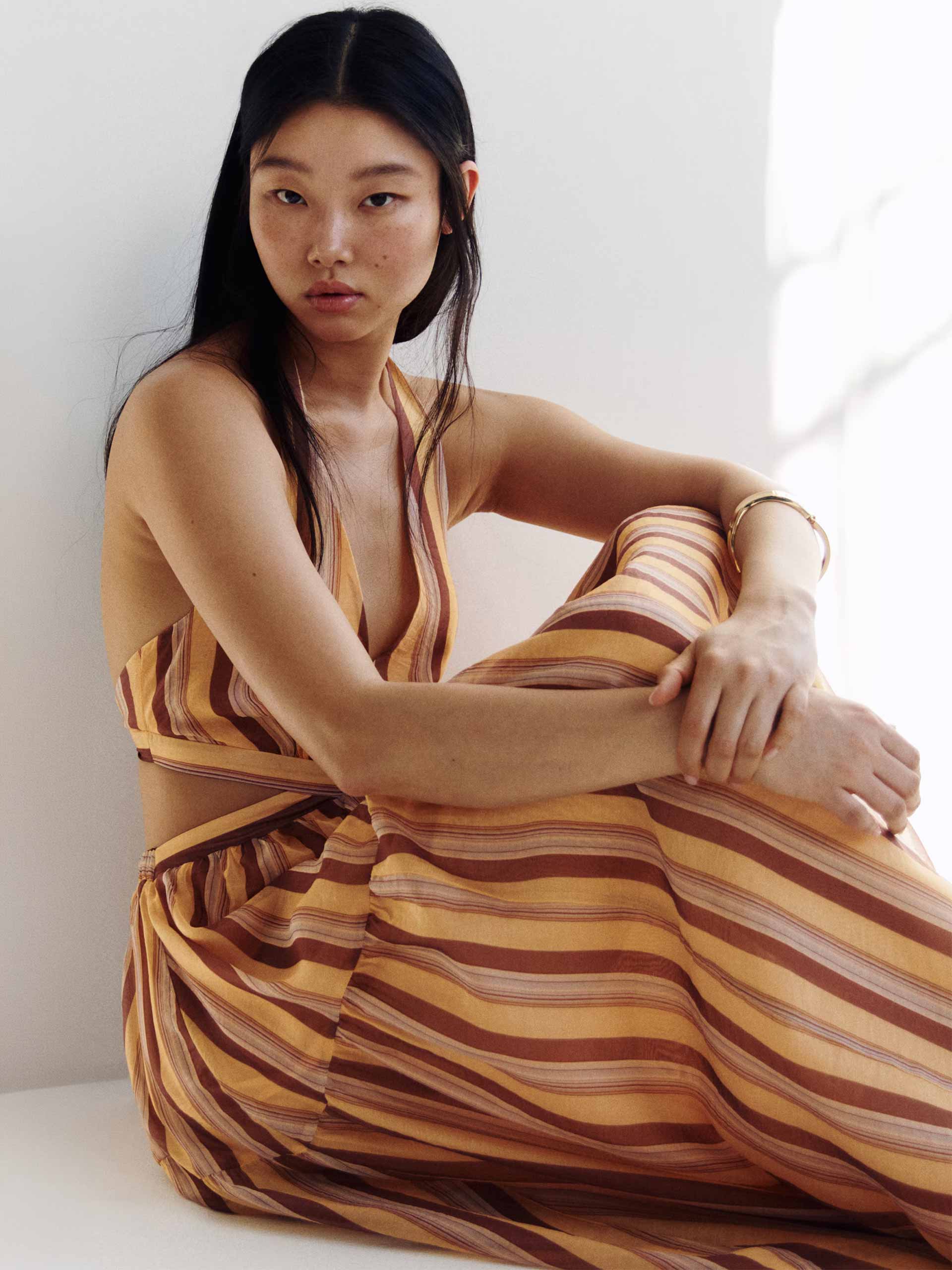 dresses-holding-hm